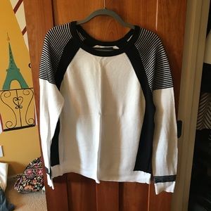 American Eagle Pullover Sweater